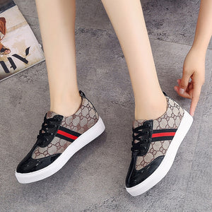 PU Lace-up Ladies Shoes Comfortable Flat Shoes Women Casual Vulcanized Shoes Lace-up Sneakers Women Flats Autumn Women Shoes NEW